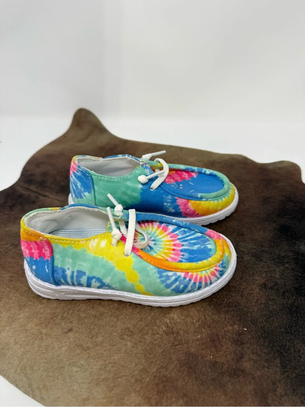 NWOT Kids Tie-Dye Slip-On Shoes - Multicolor Sz 26-9.5 (EBVZSF)